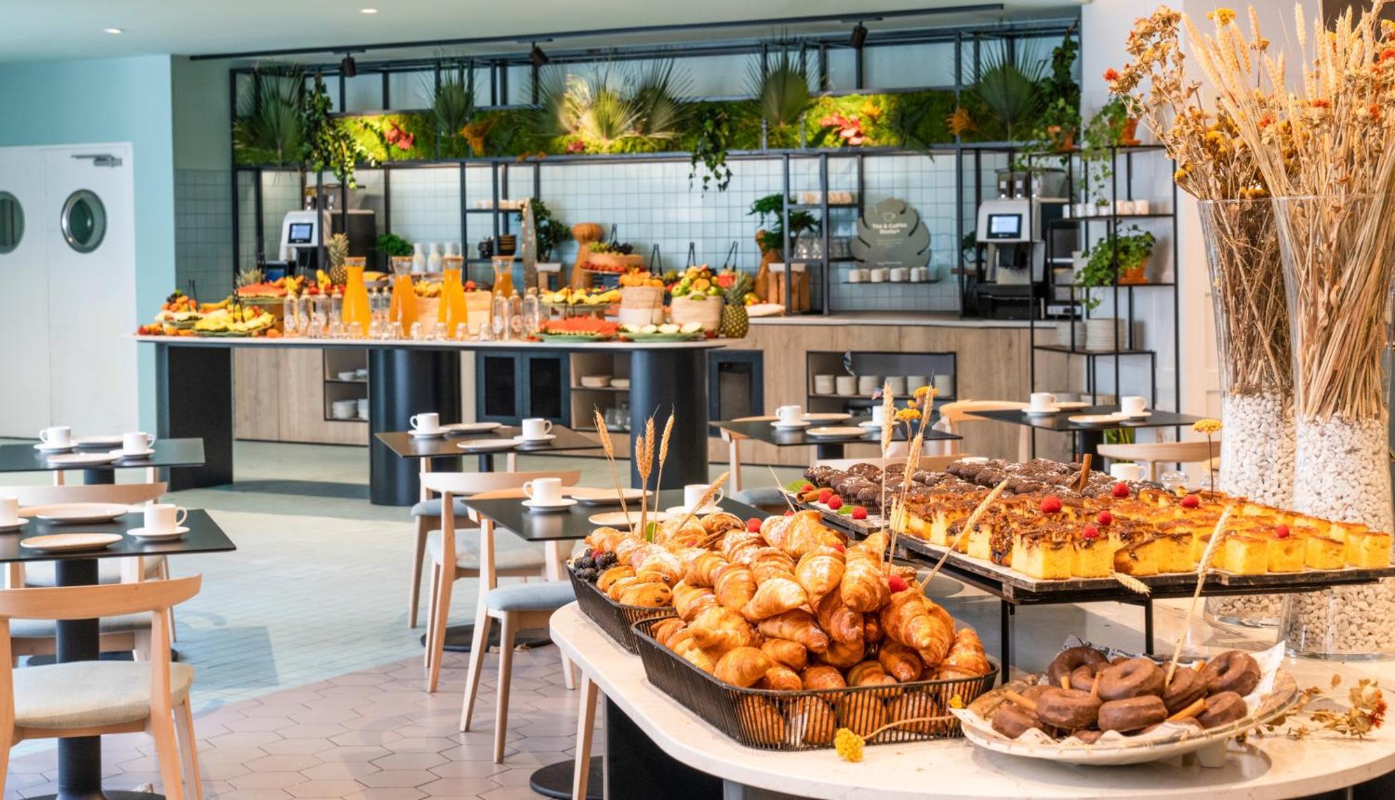 Novotel Campo De Las Naciones Madrid Luaran gambar